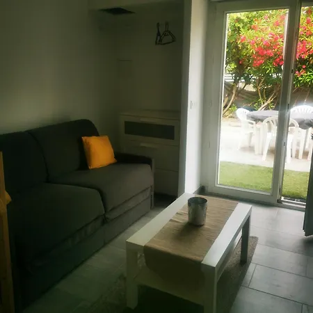 4 Couchages Apartment *
